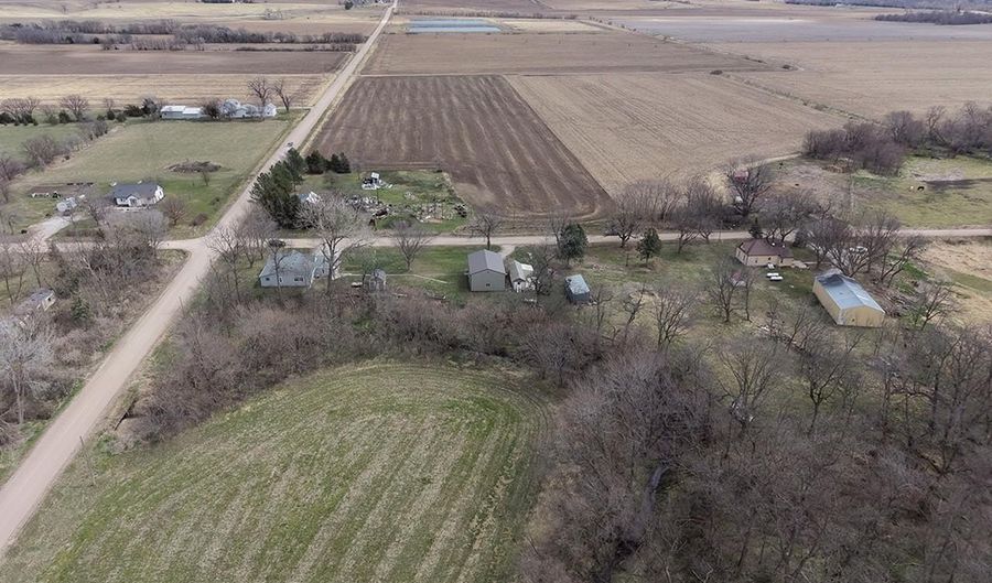 597 406th Rd, Beaver Crossing, NE 68313 - 3 Beds, 2 Bath