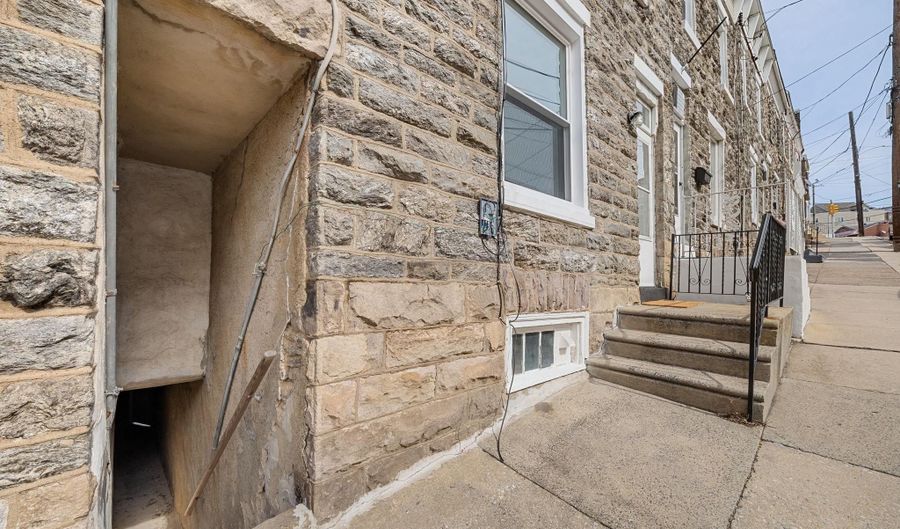 213 DAWSON St, Philadelphia, PA 19128 - 4 Beds, 2 Bath