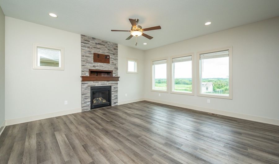 1813 Strauss Ave, Adel, IA 50003 - 4 Beds, 4 Bath