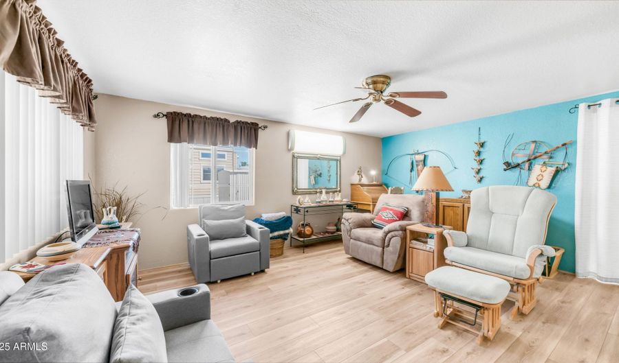 611 S IRONSTONE Dr 611, Apache Junction, AZ 85119 - 1 Beds, 2 Bath