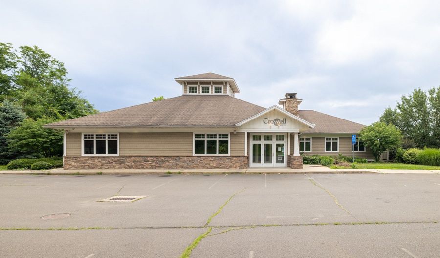 30 Country Squire Dr, Cromwell, CT 06416 - 0 Beds, 5 Bath