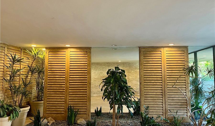 11044 Ophir Dr 304, Los Angeles, CA 90024 - 1 Beds, 2 Bath