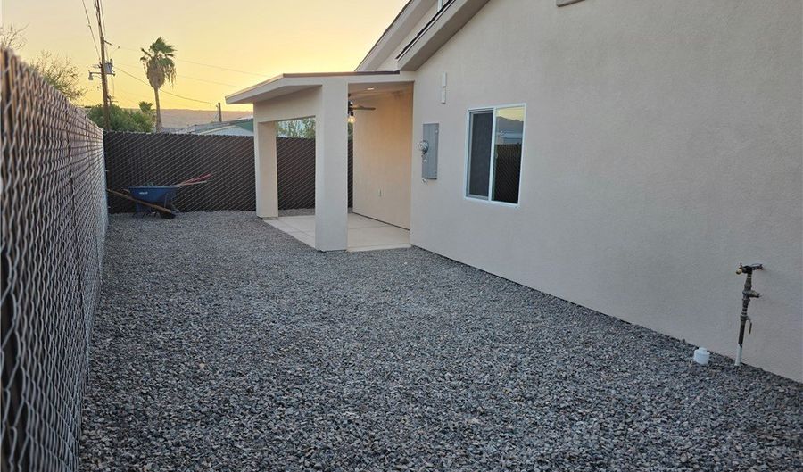 520 Harbor Dr, Bullhead City, AZ 86442 - 3 Beds, 3 Bath