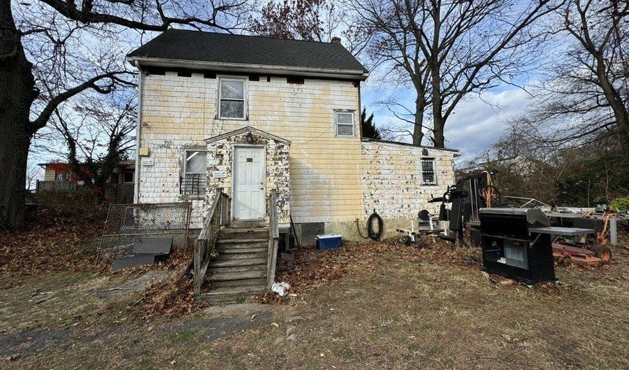 54 Agnes St, Bridgeport, CT 06606 - 4 Beds, 2 Bath