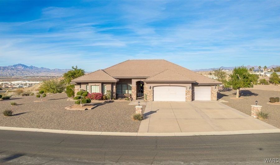 1805 Stovall St, Bullhead City, AZ 86442 - 4 Beds, 3 Bath