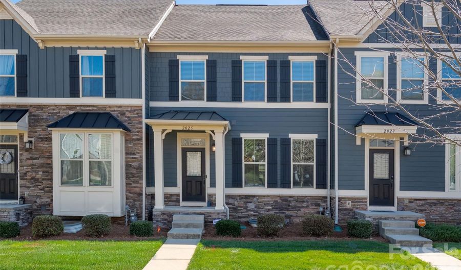2025 Birchside Dr, Charlotte, NC 28205 - 3 Beds, 3 Bath