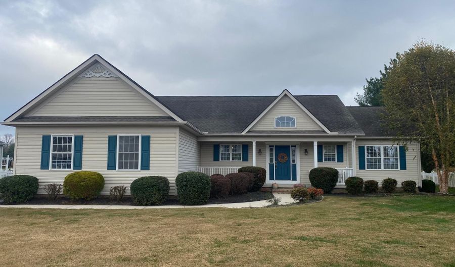 13 FAIRWAY Ave, Georgetown, DE 19947 - 3 Beds, 2 Bath