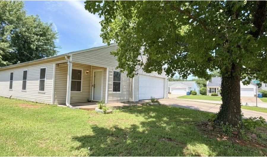 1309 Lo Mar St, Bentonville, AR 72712 - 3 Beds, 2 Bath