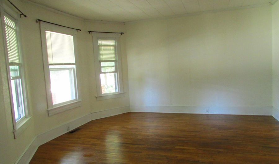 611 E STATE St, Delmar, DE 19940 - 4 Beds, 2 Bath