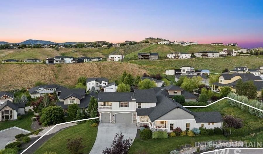 2177 W Winter Camp Dr, Boise, ID 83703 - 5 Beds, 4 Bath