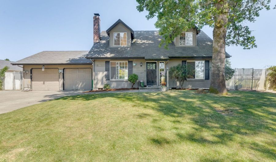 611 NW 4TH Pl, Battle Ground, WA 98604 - 3 Beds, 3 Bath