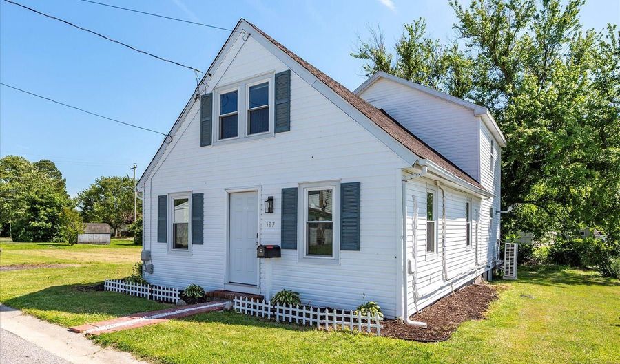 107 SHOWELL St, Berlin, MD 21811 - 3 Beds, 3 Bath