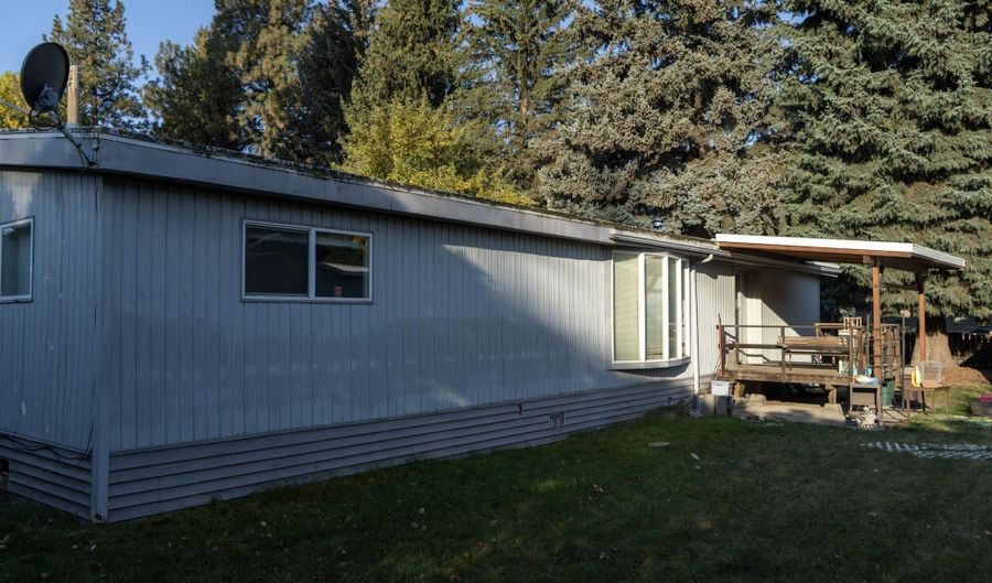 208 N F St, Albion, WA 99102 - 3 Beds, 2 Bath