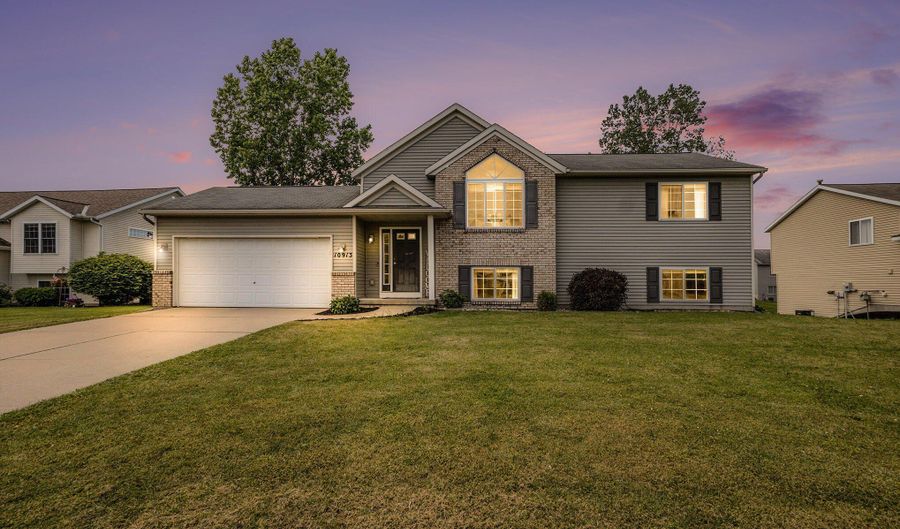 10913 Douglas Dr, Allendale, MI 49401 - 4 Beds, 2 Bath