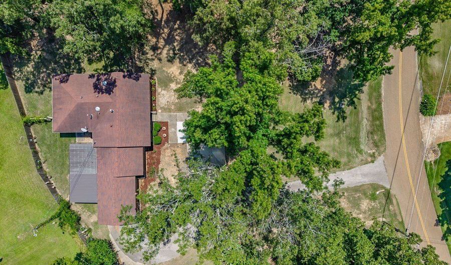 320 Westmoreland Cir, Batesville, MS 38606 - 2 Beds, 2 Bath