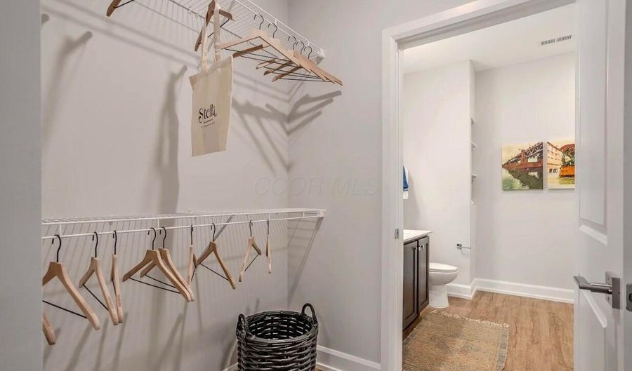 1020 Lusso Ave 200, Columbus, OH 43201 - 1 Beds, 1 Bath