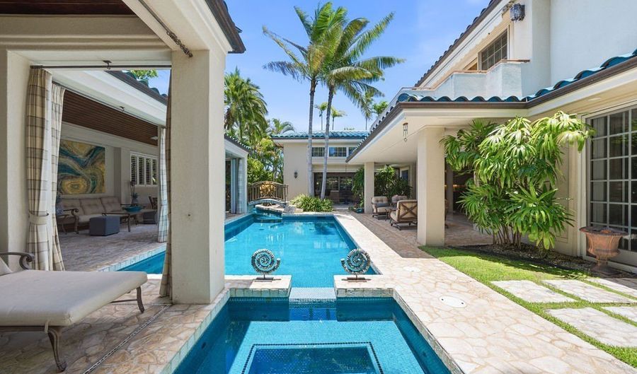 917 Iiwi St, Honolulu, HI 96816 - 5 Beds, 6 Bath