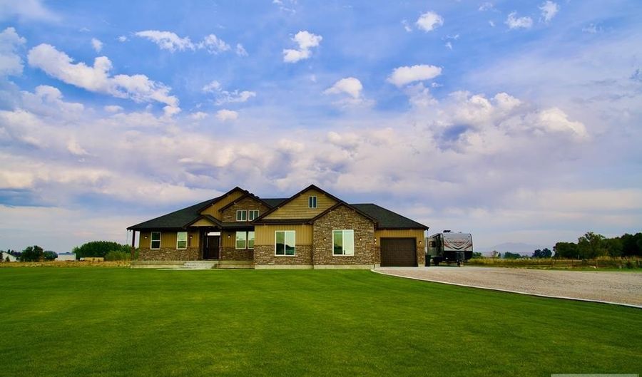43 S 760 W, Blackfoot, ID 83221 - 5 Beds, 4 Bath