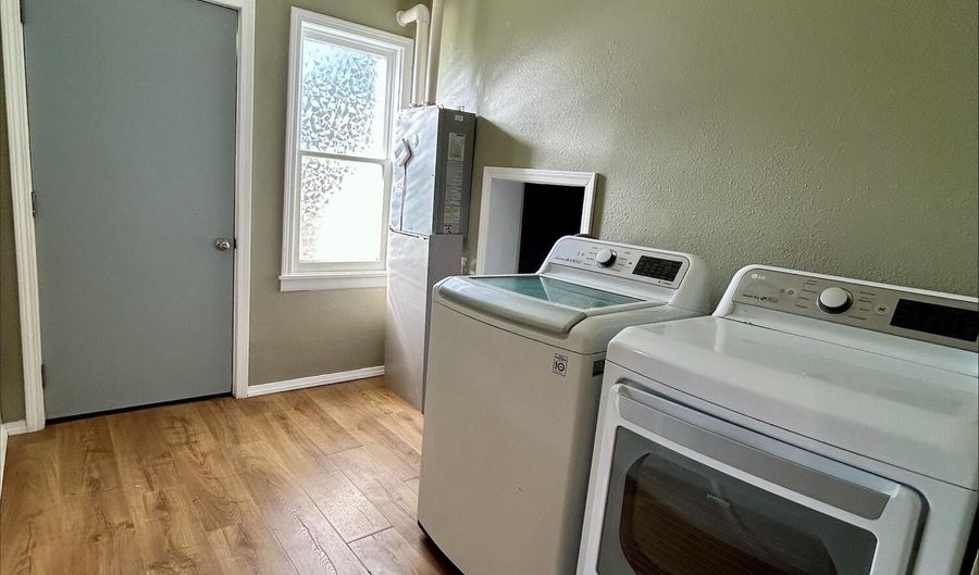 205 N Fleetwood St, Ava, MO 65608 - 2 Beds, 2 Bath