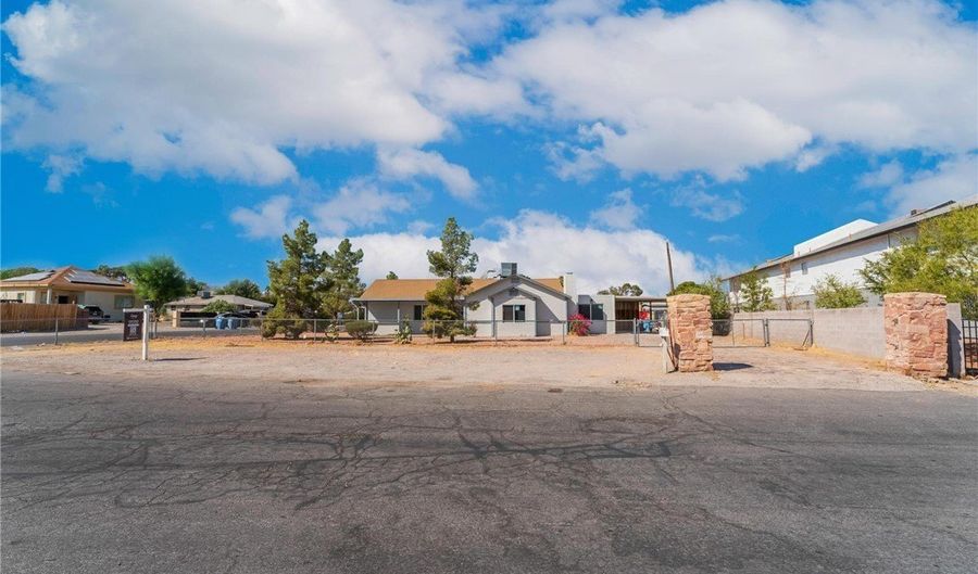 1637 Sunset Dr, Las Vegas, NV 89108 - 3 Beds, 2 Bath