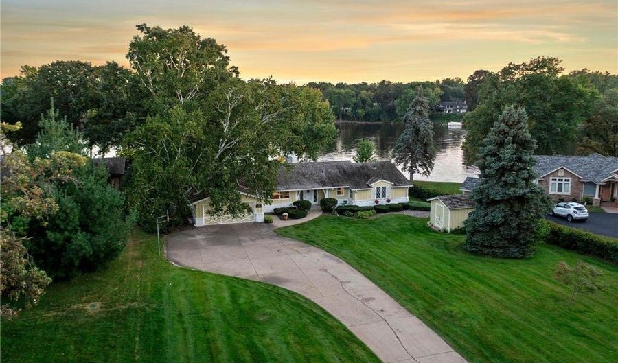 1102 Benton St, Anoka, MN 55303 - 3 Beds, 3 Bath