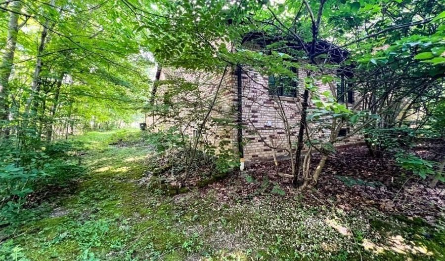 457 E Pioneer Trl, Aurora, OH 44202 - 3 Beds, 3 Bath