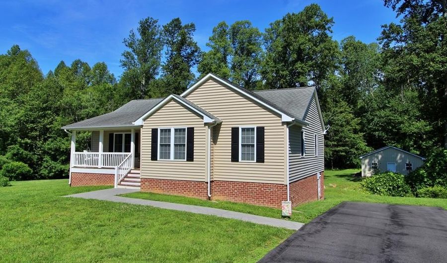 207 Sunnydale Ave, Appomattox, VA 24522 - 3 Beds, 2 Bath