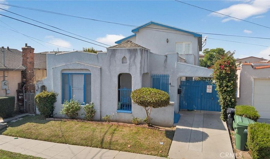 8463 S Halldale, Los Angeles, CA 90047 - 5 Beds, 5 Bath