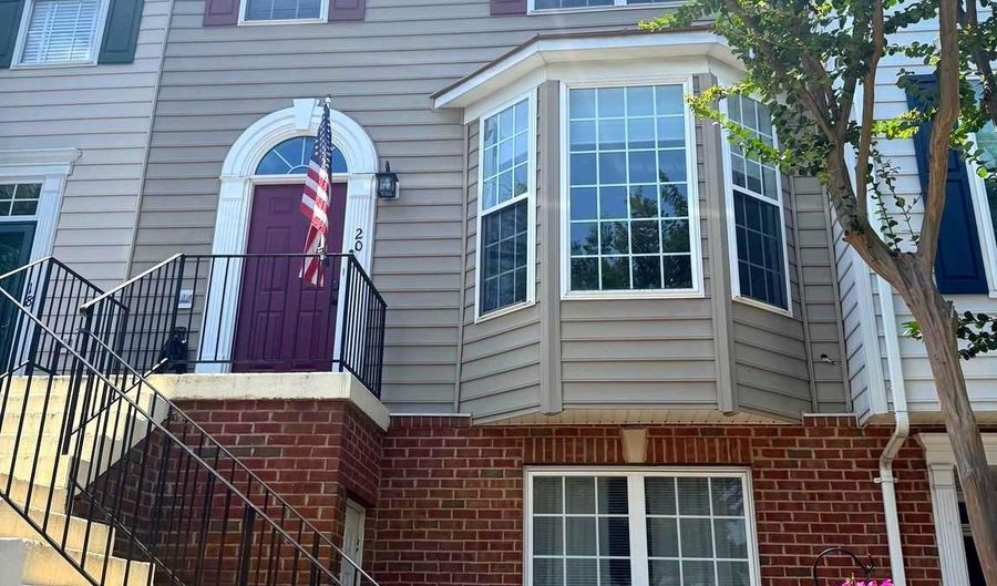 20 HARBOUR HEIGHTS Dr 20, Annapolis, MD 21401 - 2 Beds, 3 Bath