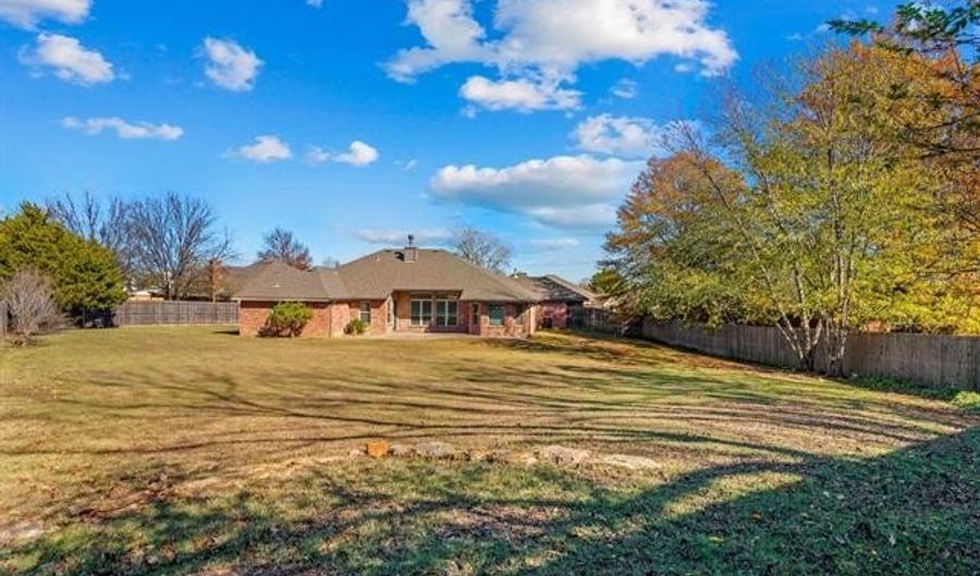 1257 East Dr, Bartlesville, OK 74006 - 4 Beds, 3 Bath