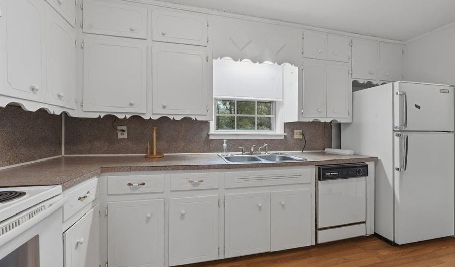 3188 S Broad St, Albertville, AL 35950 - 3 Beds, 2 Bath