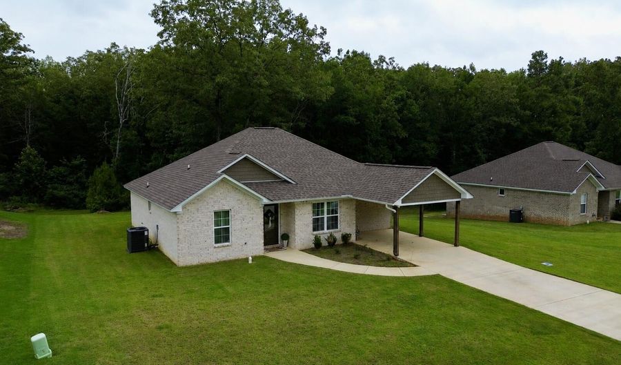 1018 N Sherman Dr, Blue Springs, MS 38828 - 3 Beds, 2 Bath