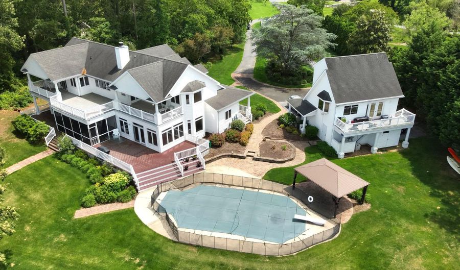 11114 SPRING BRANCH Ln, Berlin, MD 21811 - 6 Beds, 7 Bath