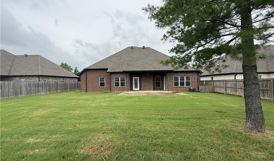 3200 Satinwood Ave, Bentonville, AR 72713 - 4 Beds, 3 Bath