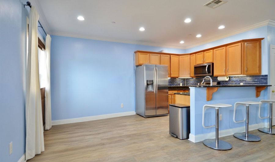 604 AVENUE A 104, Bayonne, NJ 07002 - 2 Beds, 4 Bath