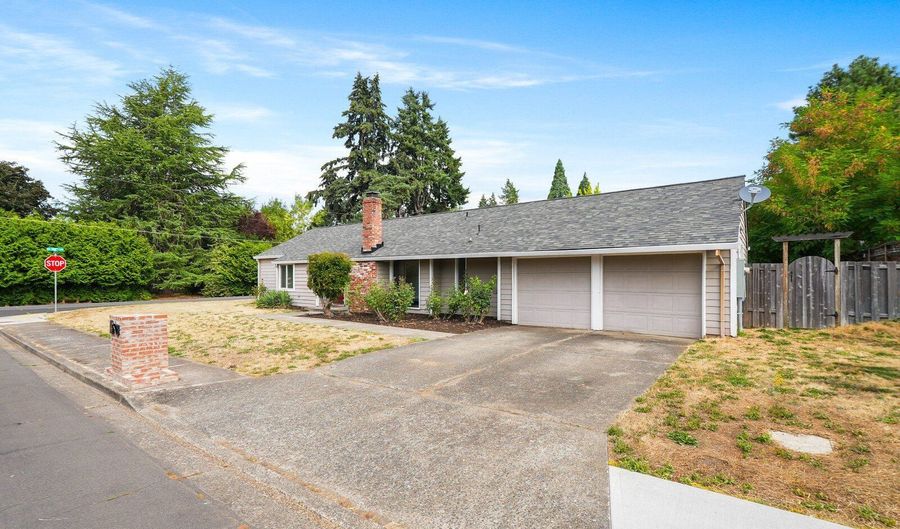 18775 SW SHELLY St, Beaverton, OR 97078 - 5 Beds, 2 Bath