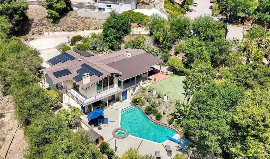 338 Merrywood, Escondido, CA 92025 - 4 Beds, 4 Bath