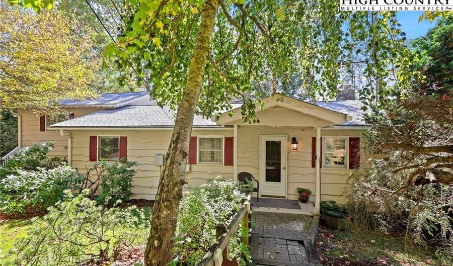 455 Boulder Gardens Rd, Banner Elk, NC 28604 - 3 Beds, 2 Bath
