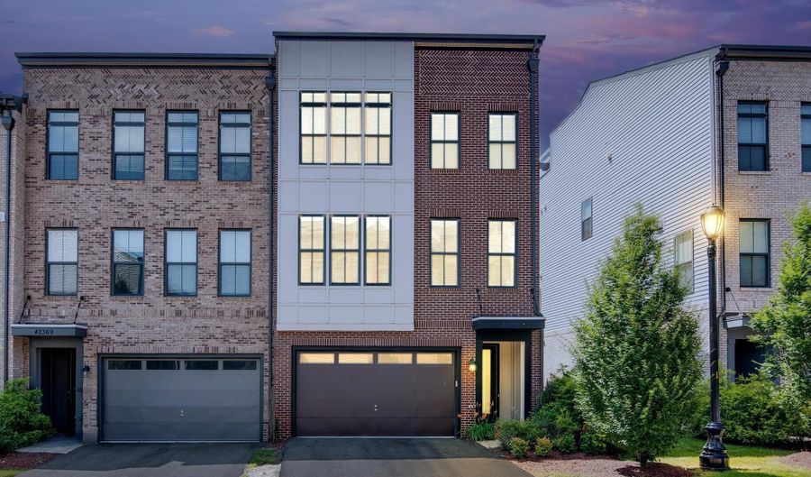 42367 PIPER Crk, Ashburn, VA 20148 - 3 Beds, 4 Bath