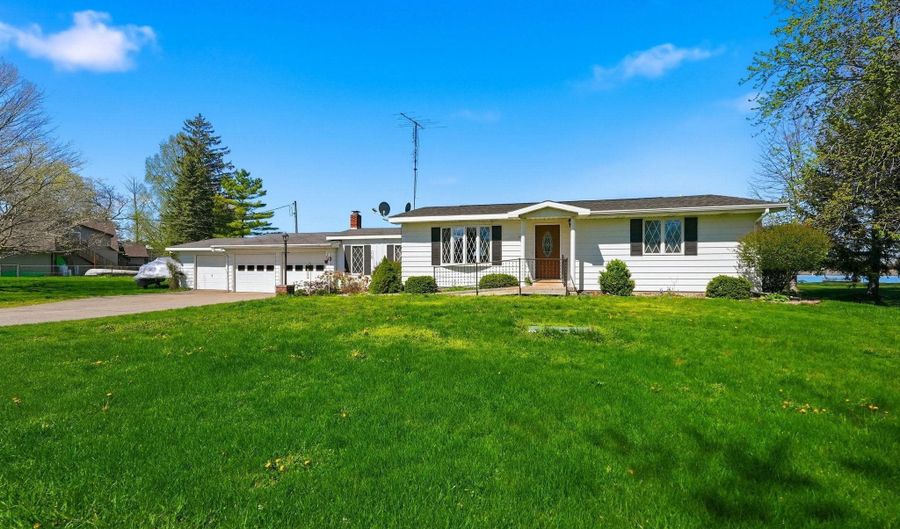 195 N 1075 W, Angola, IN 46703 - 3 Beds, 2 Bath