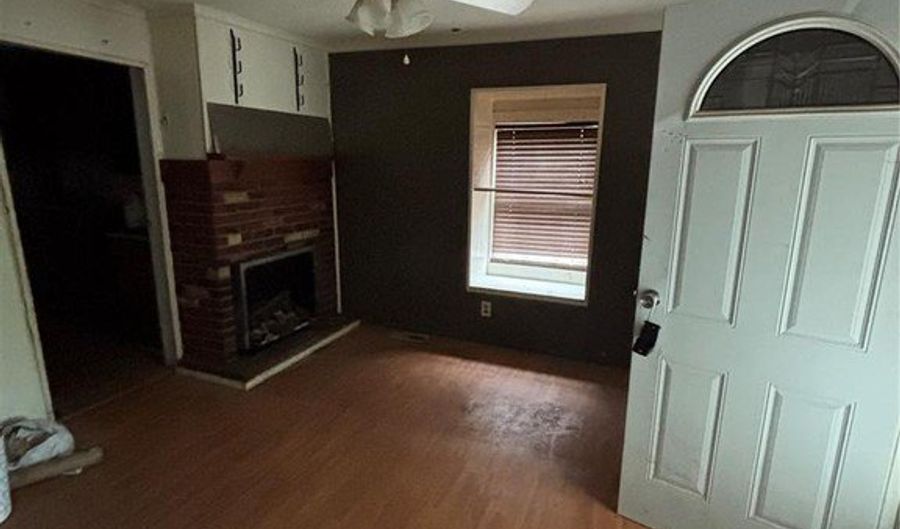 1129 Seiler St, Alton, IL 62002 - 2 Beds, 1 Bath