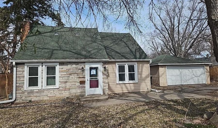 729 Brisbin St, Anoka, MN 55303 - 2 Beds, 1 Bath