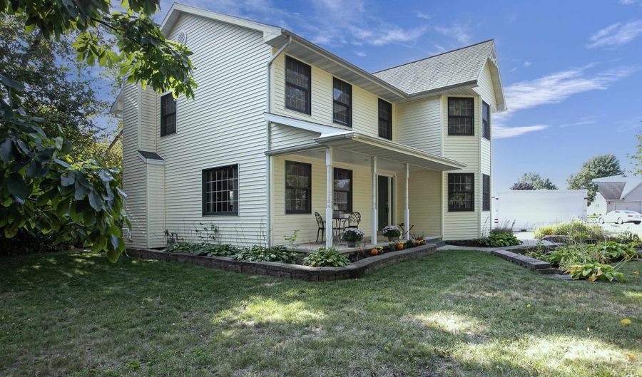 W6655 ELMVIEW Drive, Appleton, WI 54915 - 3 Beds, 4 Bath