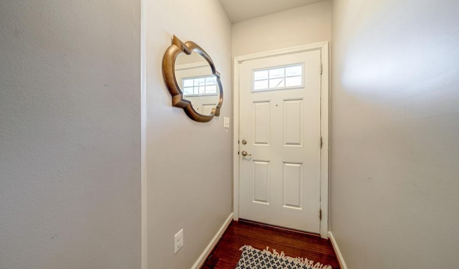 25850 CLAIRMONT MANOR Sq, Aldie, VA 20105 - 3 Beds, 4 Bath