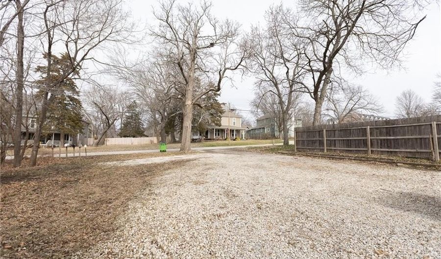 913 Fremont St, Baldwin City, KS 66006 - 0 Beds, 0 Bath