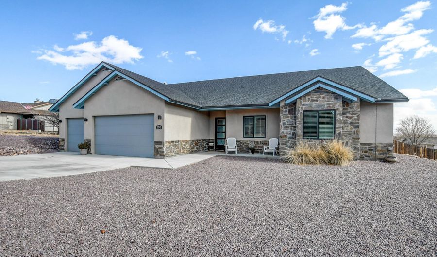 3815 N Gambels Ridge Dr, Chino Valley, AZ 86323 - 3 Beds, 3 Bath