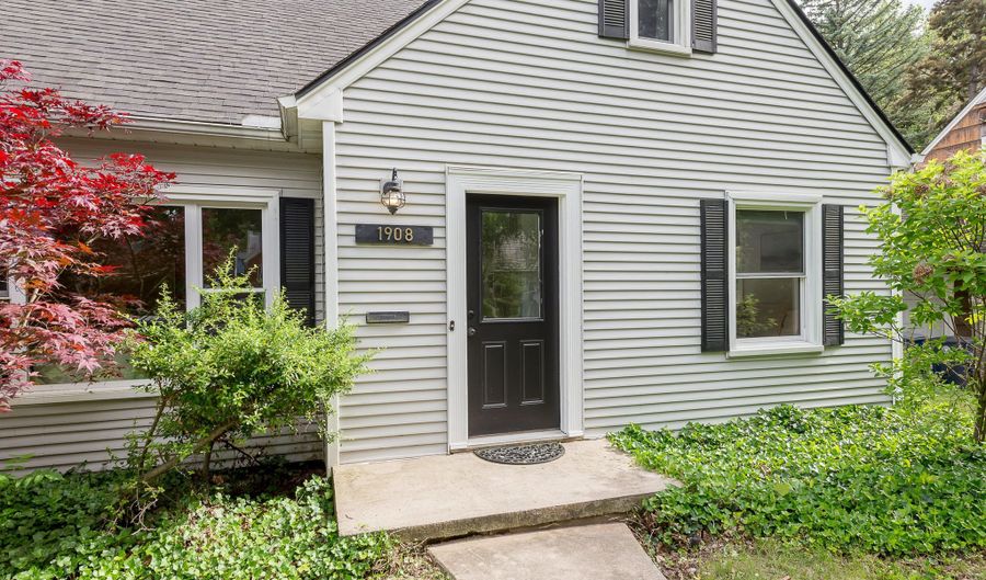 1908 Anderson Ave, Ann Arbor, MI 48104 - 3 Beds, 1 Bath