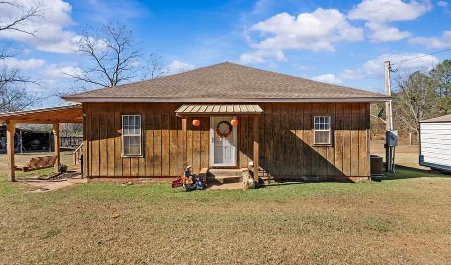 31077 Johnson Rd, Andalusia, AL 36421 - 2 Beds, 2 Bath