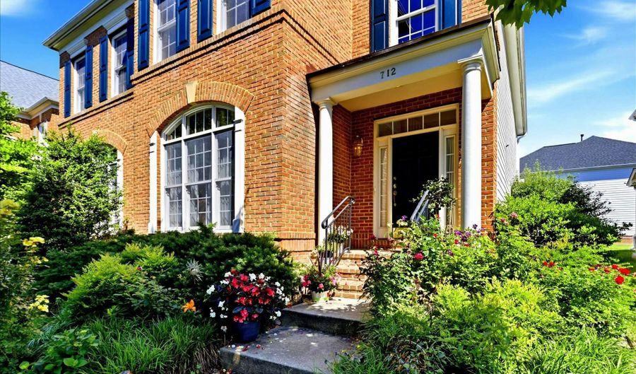 712 COYBAY Dr, Annapolis, MD 21401 - 5 Beds, 5 Bath