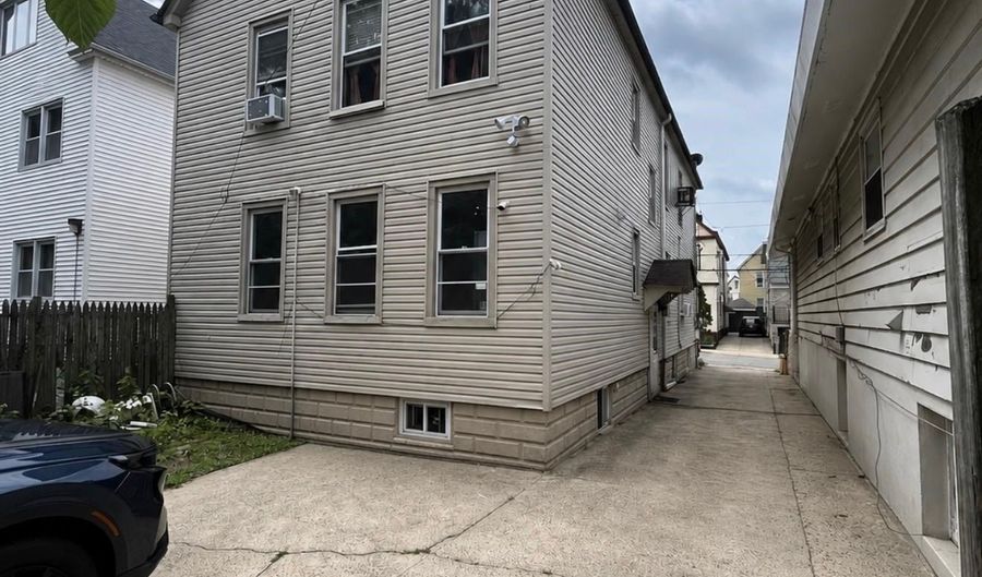 173 W 33RD St, Bayonne, NJ 07002 - 8 Beds, 5 Bath